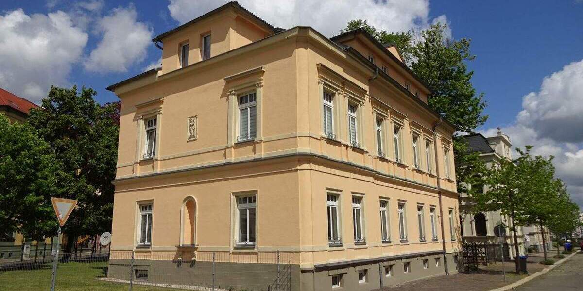 Attraktive, zentrumsnahe 3R.-Whg. mit großer Dachterrasse u. Stellpl.! Leerstehend 3 zimmer