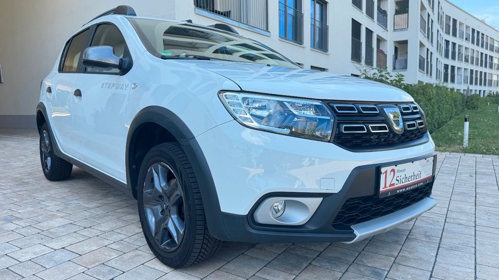 Dacia Sandero 24.500 km 10.500 &euro; Hallstadt 96103