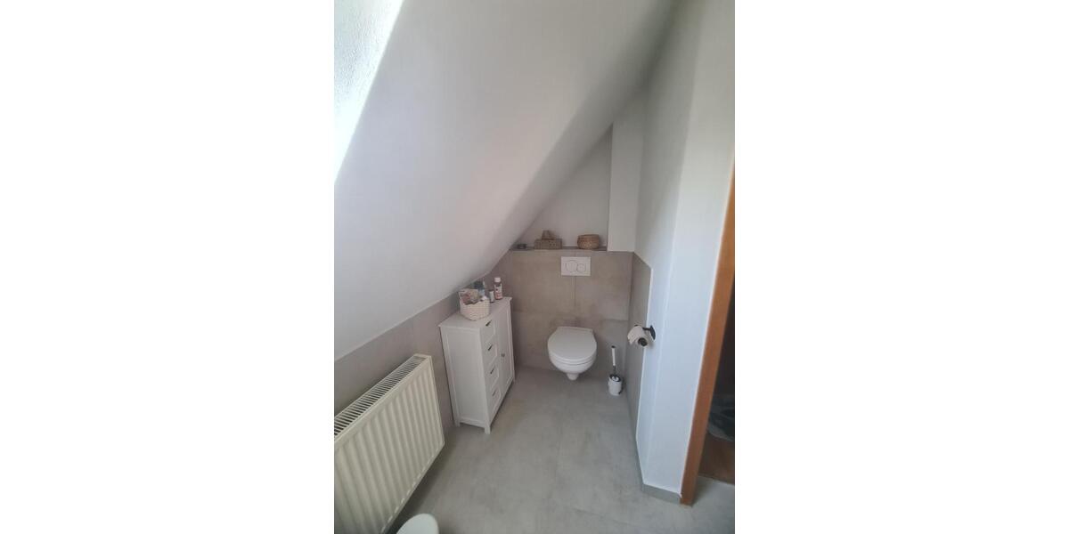 Freistehendes Einfamilienhaus mit großem Garten und Balkon 9 zimmer