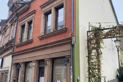 Kleines Mehrfamilienhaus mit Ladenfläche 3 zimmer