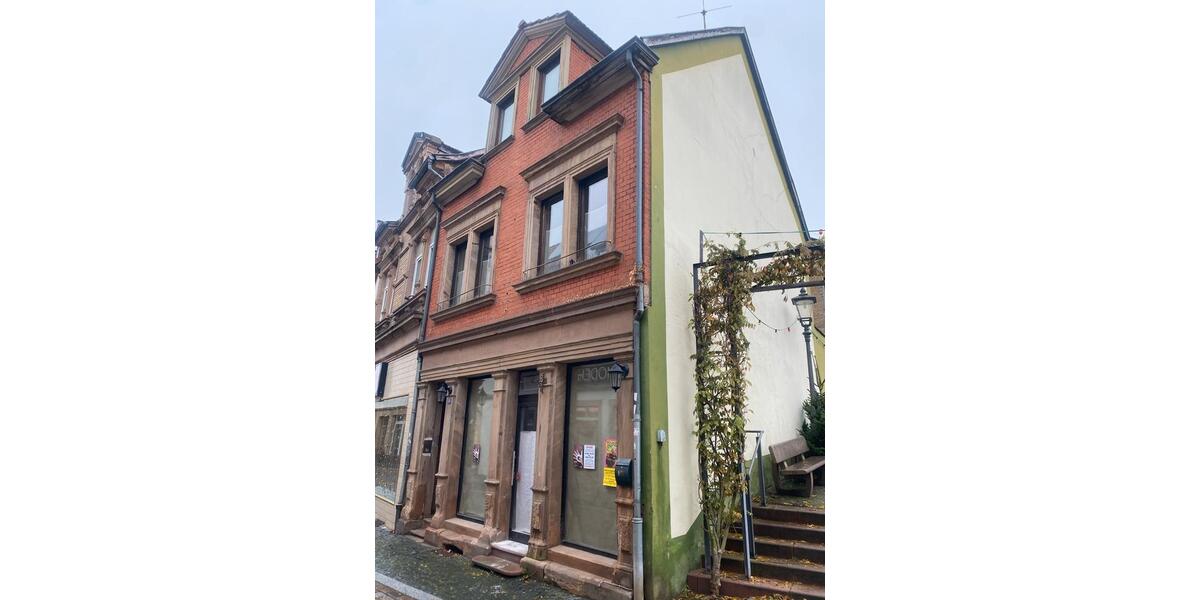 Kleines Mehrfamilienhaus mit Ladenfläche 3 zimmer