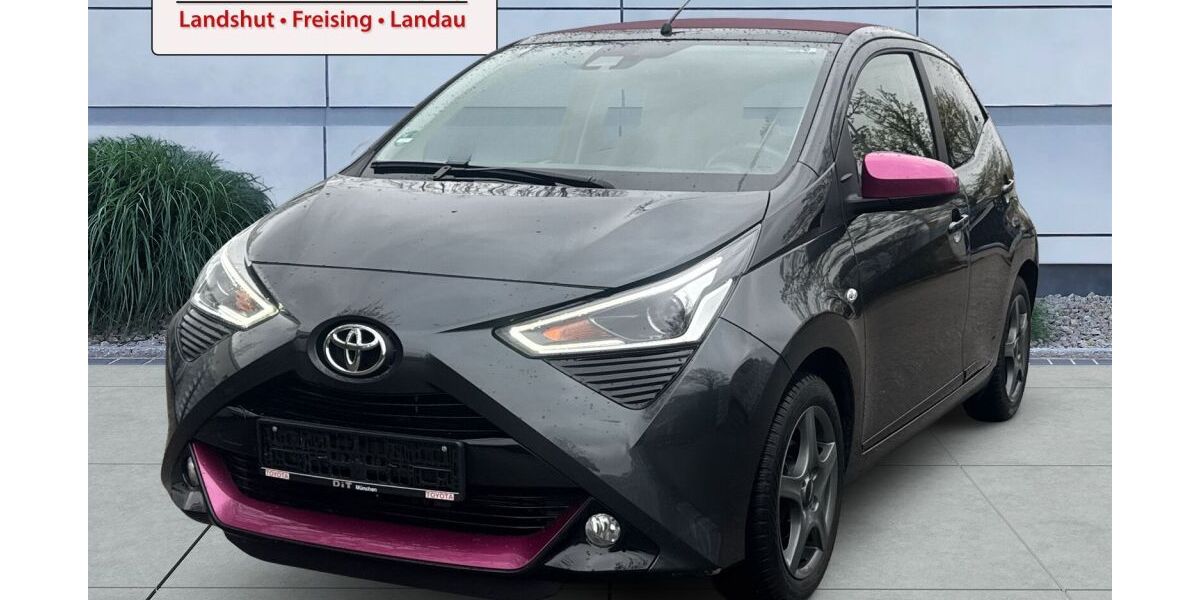 Toyota Aygo (X) 30.302 km 12.490 &euro; Freising 85356