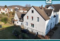 Die Lage machts! Voll vermietetes MFH mit angebautem EFH und Faktor 18,9!