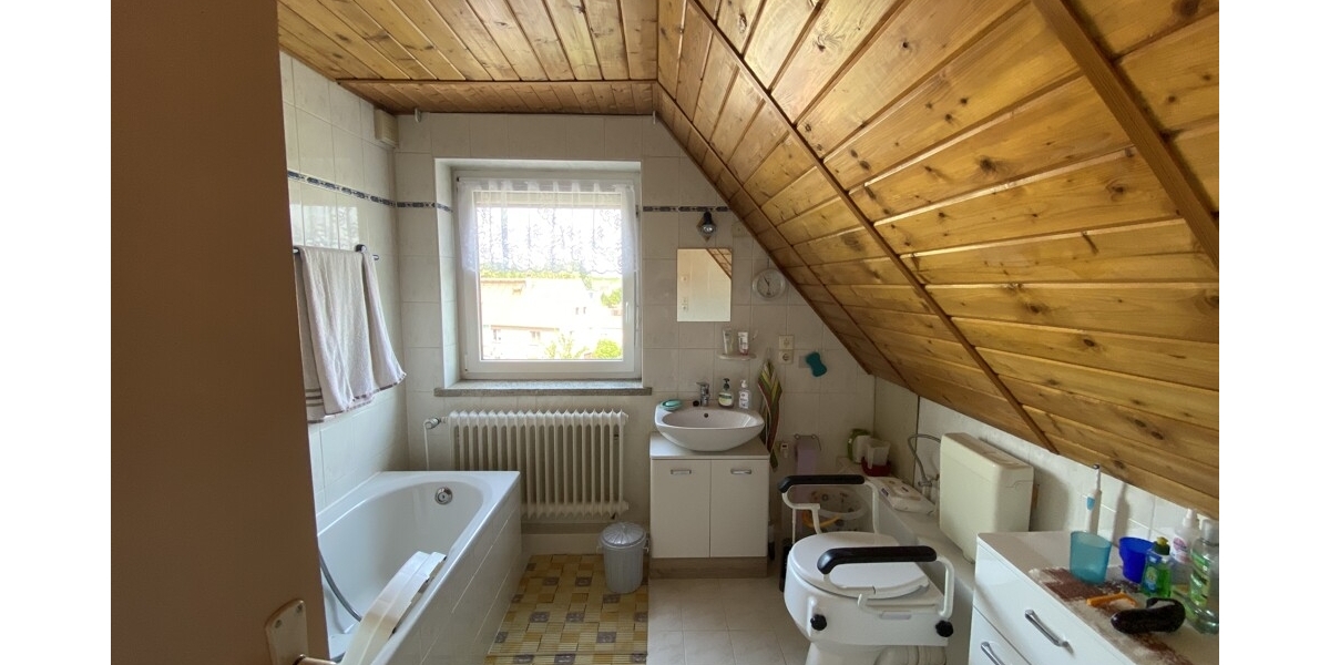 Großzügiges und idyllisch gelegenes Wohlfühlzuhause mit Wintergarten und großem Grundstück - Einfamilienhaus Klipphausen | Angebot:26990002