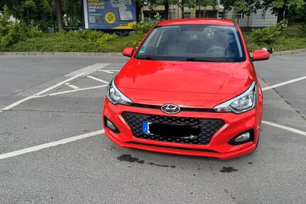 Hyundai i20 16.300 km 7.700 &euro; Düsseldorf 40239