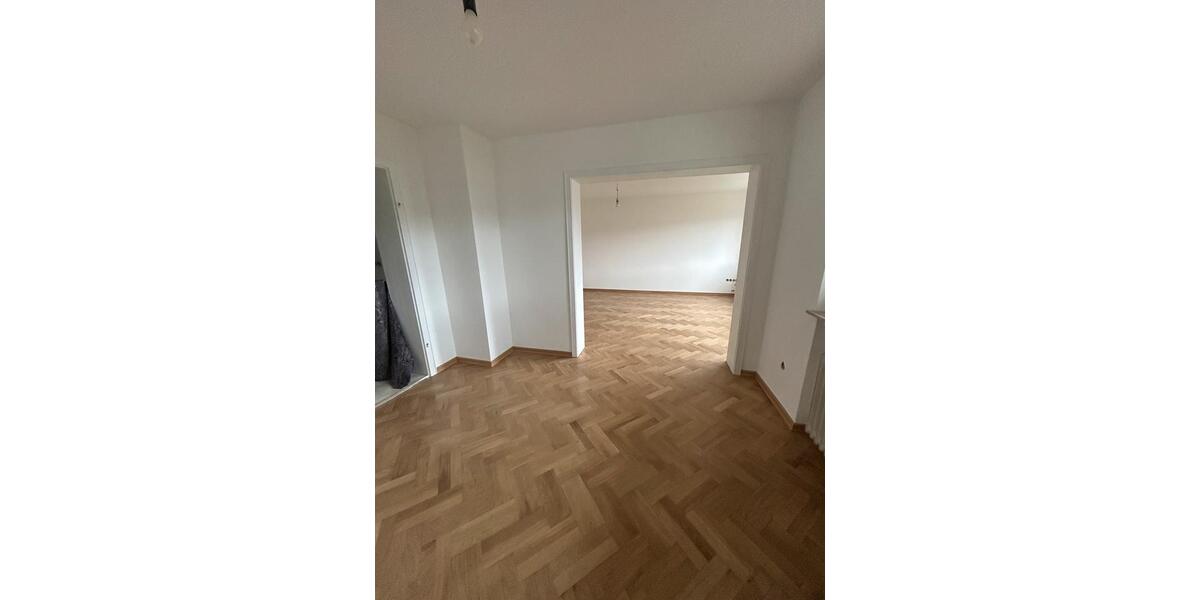 Reihenhaus Giengen an der Brenz - 7 Zimmer, 130 m&sup2;, 1.700&euro; | Angebot:26301199