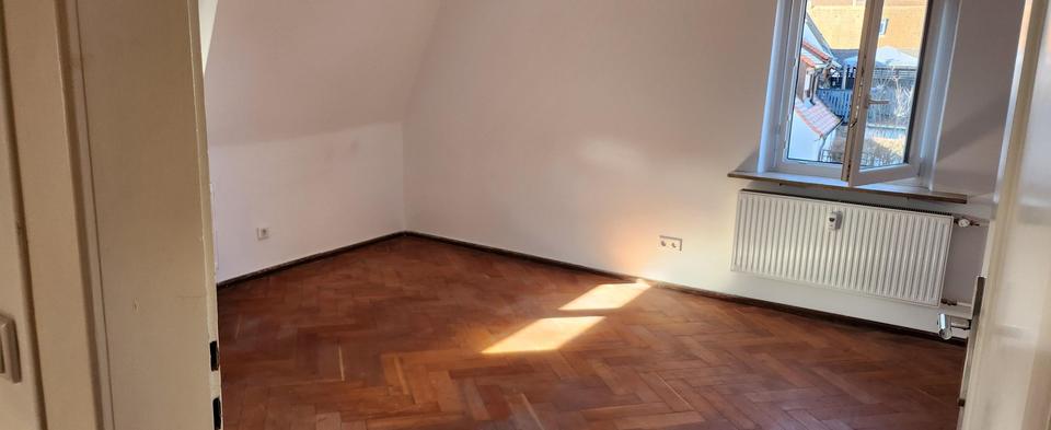 Etagenwohnung Erlangen Bruck - 6 Zimmer, 135 m&sup2;, 1.400&euro; | Angebot:26367295