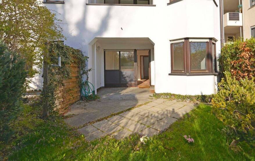 renovierte EG Wohnung mit kleinem Garten in zentraler Lage München Pasing, ab sofort bezugsfrei!