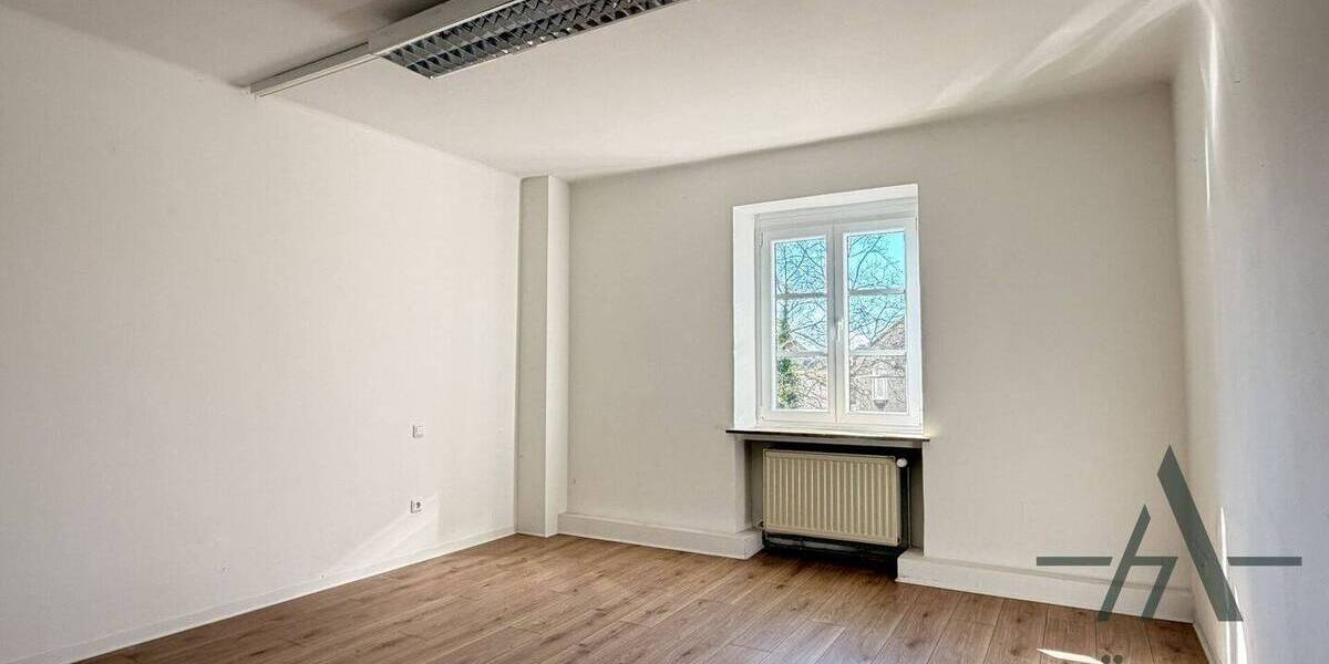 Gewerbeobjekt Speicher - 5 Zimmer, 107 m&sup2;, 1.250&euro; | Angebot:26029431