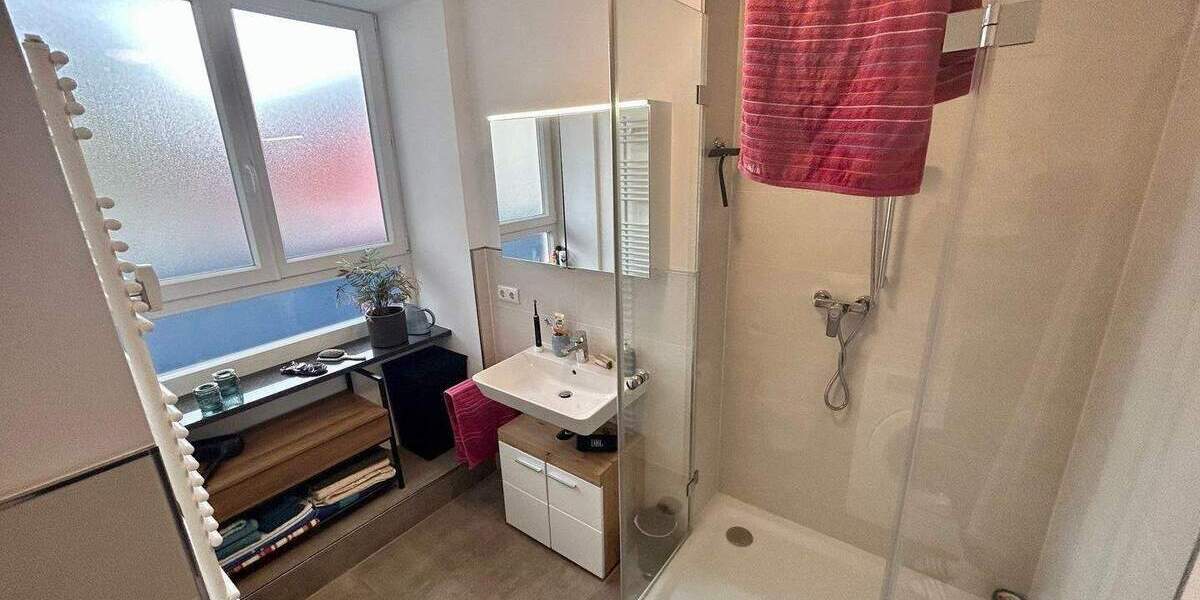 Etagenwohnung Nürnberg Steinbühl - 2 Zimmer, 65 m&sup2;, 1.000&euro; | Angebot:26344631
