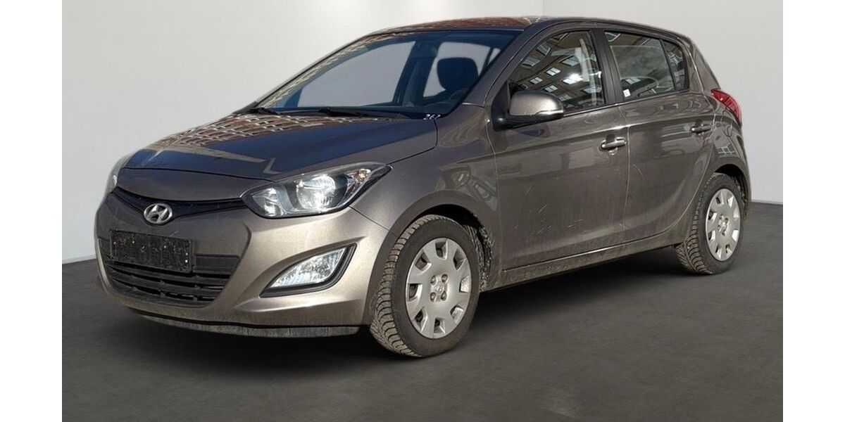 Hyundai i20 137.000 km 6.700 &euro; Velten 16727