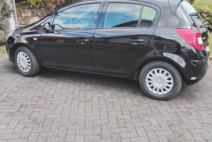 Opel Corsa 63.800 km 3.700 &euro; Höxter 37671