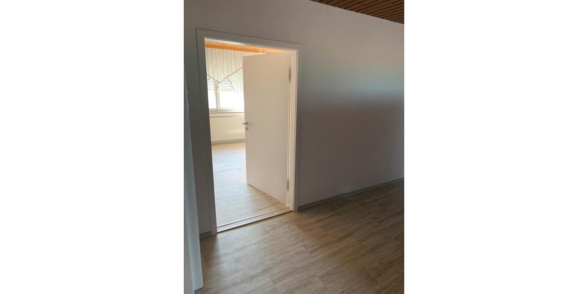Etagenwohnung Bruck in der Oberpfalz - 4.5 Zimmer, 100 m&sup2;, 800&euro; | Angebot:26368922