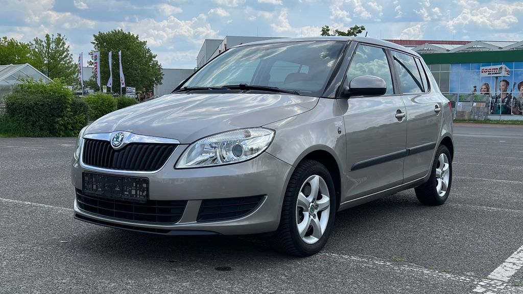 Skoda Fabia 84.941 km 7.500 &euro; Frankfurt (Oder) 15234