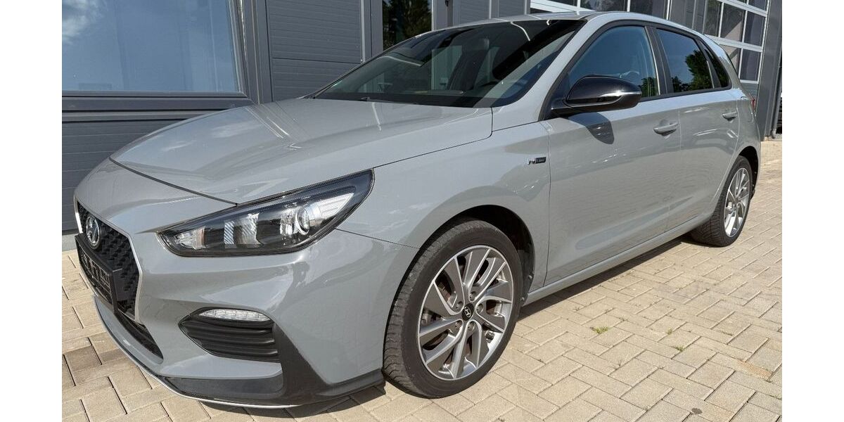 Hyundai i30 93.902 km 11.999 &euro; Rheinbach 53359