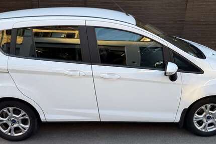 Ford B-Max 53.561 km 9.499 &euro; Stuttgart 70191