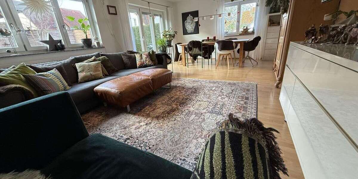 Haus zum Mieten in Bubenreuth 2.310 € 189.77 m² 7 zimmer