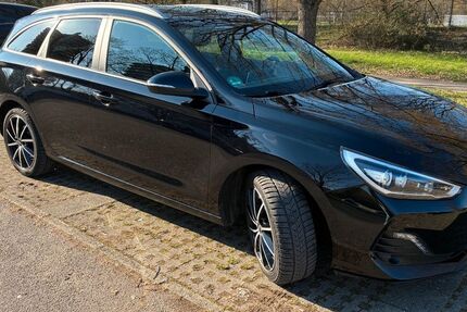 Hyundai i30 85.000 km 15.990 &euro; Stuttgart 70469