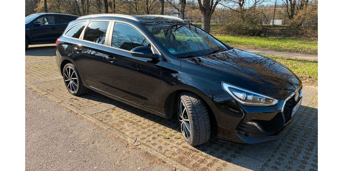 Hyundai i30 85.000 km 15.990 &euro; Stuttgart 70469