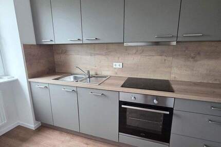 2 Zimmer Wohnung in Fürth komplett renoviert mit Balkon zentrale Lage in Fürth PROVISIONSFREI 2 zimmer