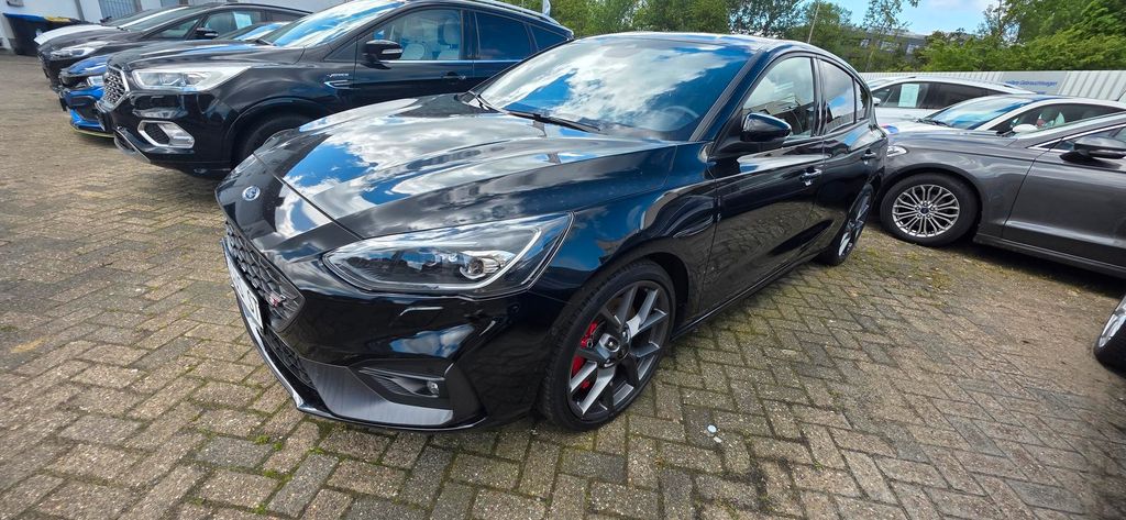 Ford Focus 93.949 km 18.990 &euro; Gronau 48599