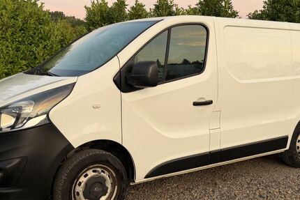 Opel Vivaro 185.559 km 7.250 &euro; Limeshain 63674
