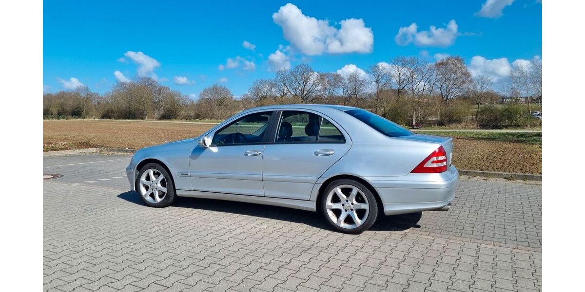 Mercedes-Benz C 180 204.000 km 5.555 &euro; Rosengarten 21224