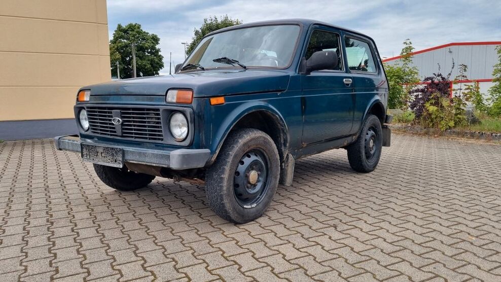 Lada Niva 96.296 km 2.499 € Tanna 07922