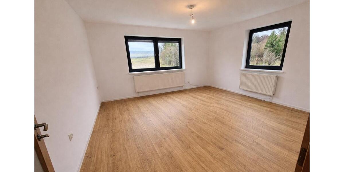 Hochparterre Rottenburg an der Laaber - 3 Zimmer, 75 m&sup2;, 650&euro; | Angebot:25935714