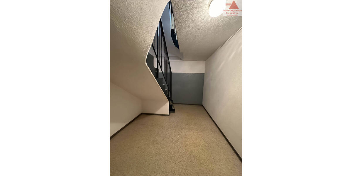 Eigentumswohnung in Traumlage: 4-Raum, Balkon & Stellplatz in Oelsnitz | Erzgebirge bei Stollberg 4 zimmer