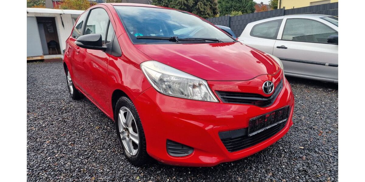 Toyota Yaris 183.000 km 3.490 € Oberhausen 46145