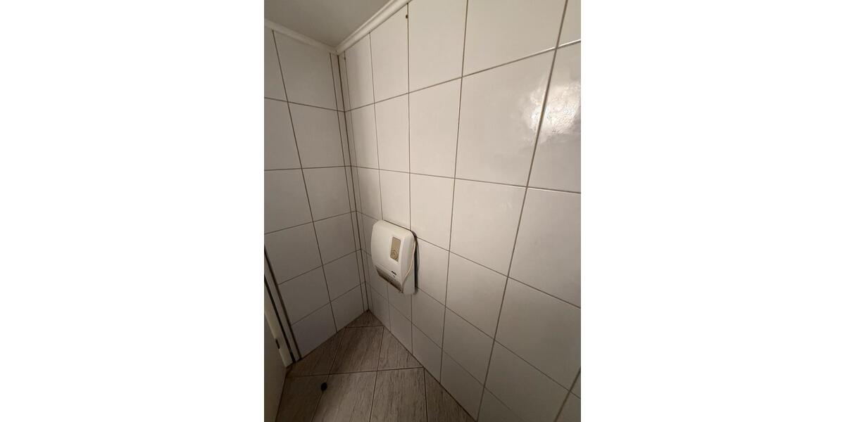 Kleine Kellerwohnung 37,5 m2 1 Zi. + Wohnküche und Bad 2 zimmer