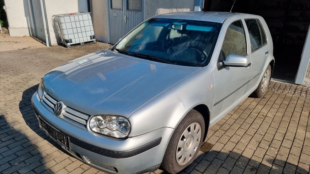 VW Golf 195.300 km 2.090 € Ehingen 89584
