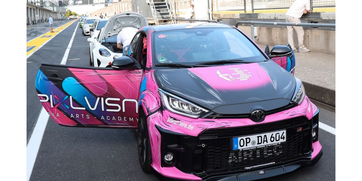 Toyota Yaris 19.000 km 52.000 &euro; Leverkusen 51381