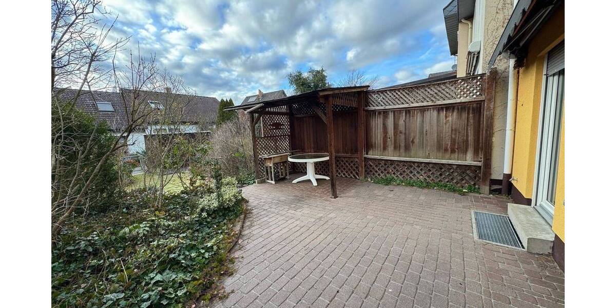 Reihenmittelhaus Fürth Burgfarrnbach - 6 Zimmer, 120 m&sup2;, 399.000&euro; | Angebot:26274329