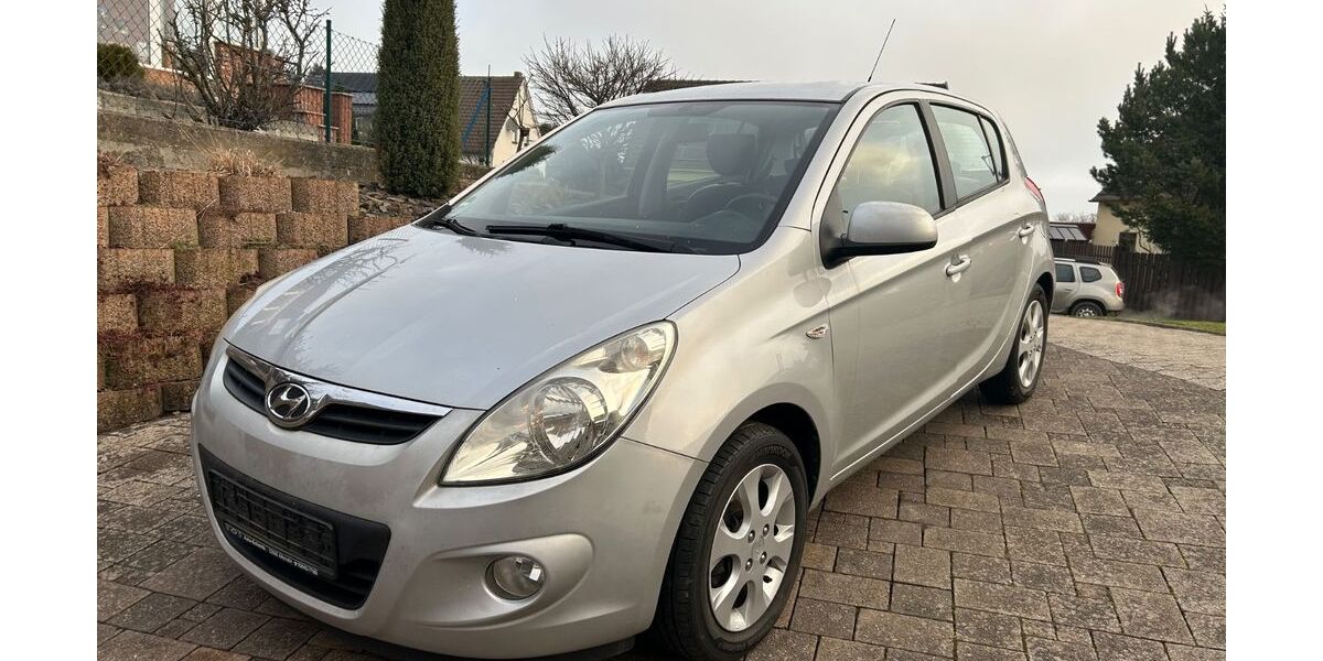Hyundai i20 163.000 km 3.750 &euro; Berg 53505