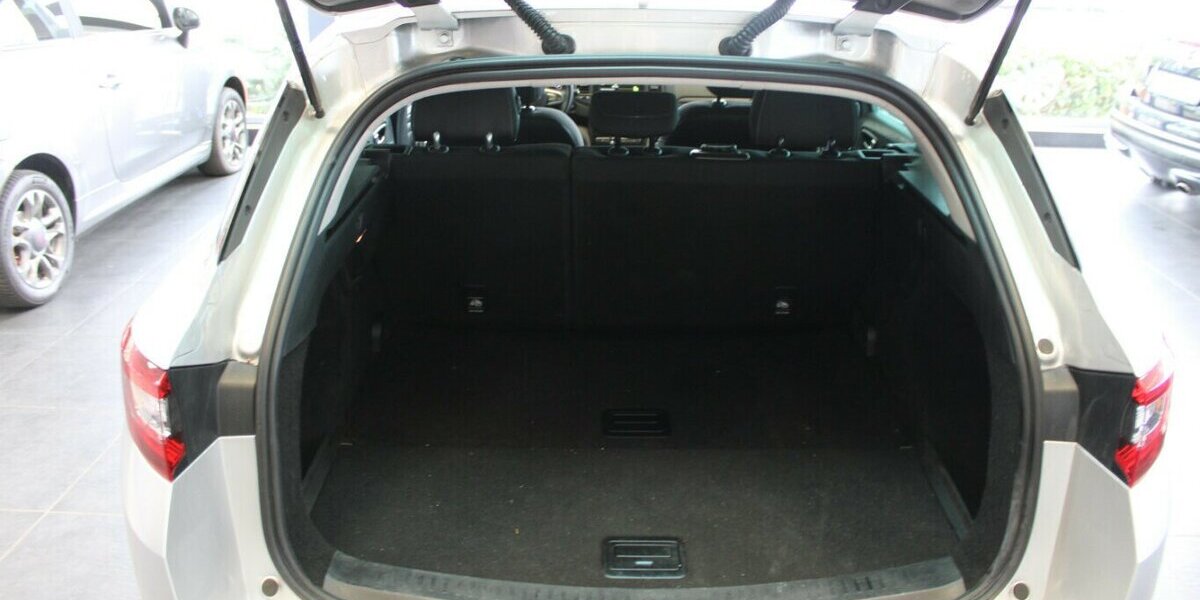 Renault Megane Grandtour TCe 140 GPF Limited 78.065 km 11.980 &euro; Euskirchen 53881