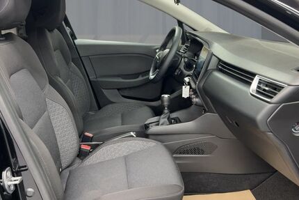 Renault Clio 54.425 km 12.489 &euro; Berlin 13055