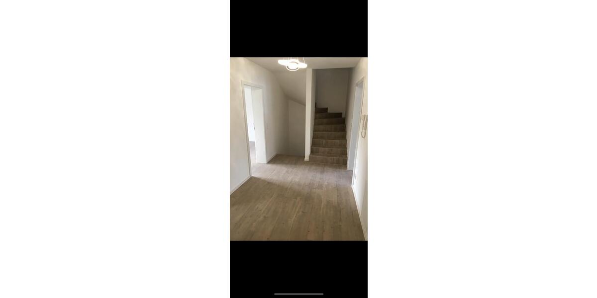 Etagenwohnung Ramstein-Miesenbach Miesenbach - 7 Zimmer, 260 m&sup2;, 2.600&euro; | Angebot:26580463