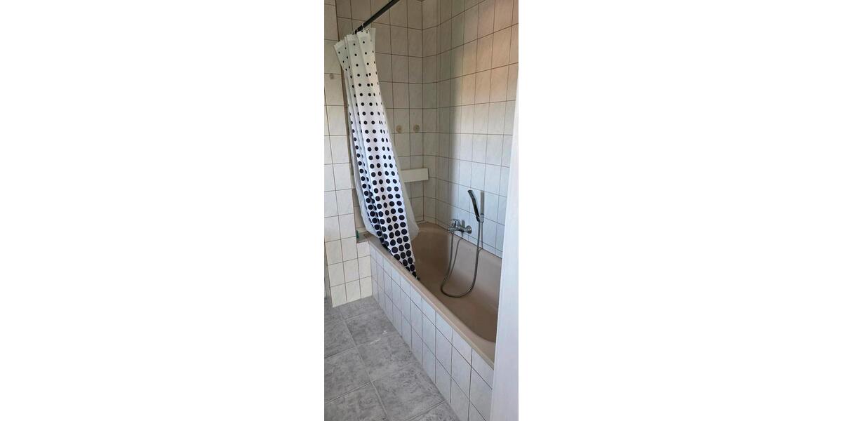 Erdgeschoßwohnung Neunkirchen Heinitz - 4 Zimmer, 80 m&sup2;, 650&euro; | Angebot:26413143