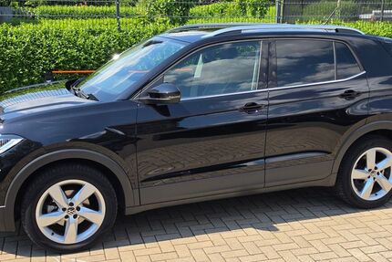 VW T-Cross 26.000 km 20.989 &euro; Düsseldorf 40221
