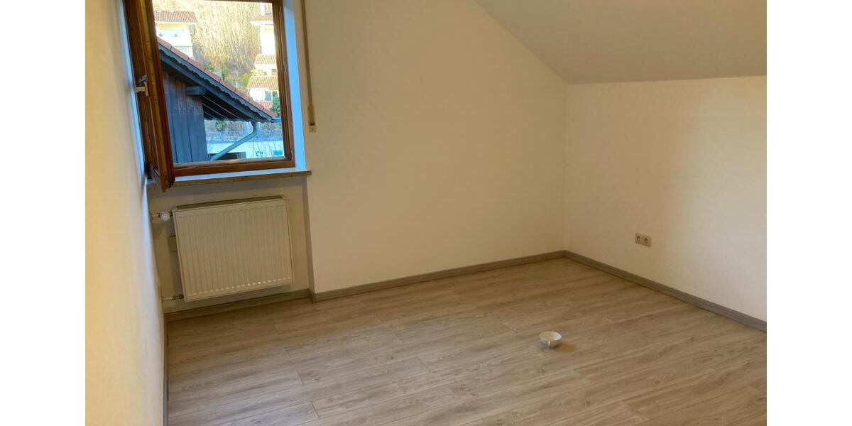 Dachgeschoßwohnung Deggendorf - 2 Zimmer, 63 m&sup2;, 195.000&euro; | Angebot:25788424