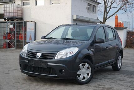 Dacia Sandero 175.400 km 1.400 &euro; Dresden 01067