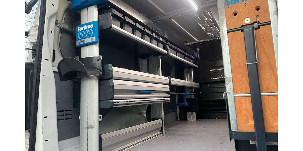 Opel Vivaro 134.914 km 16.490 € München 81825