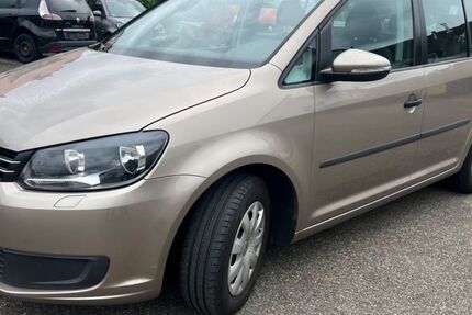 VW Touran 130.000 km 5.850 € Illingen 75428