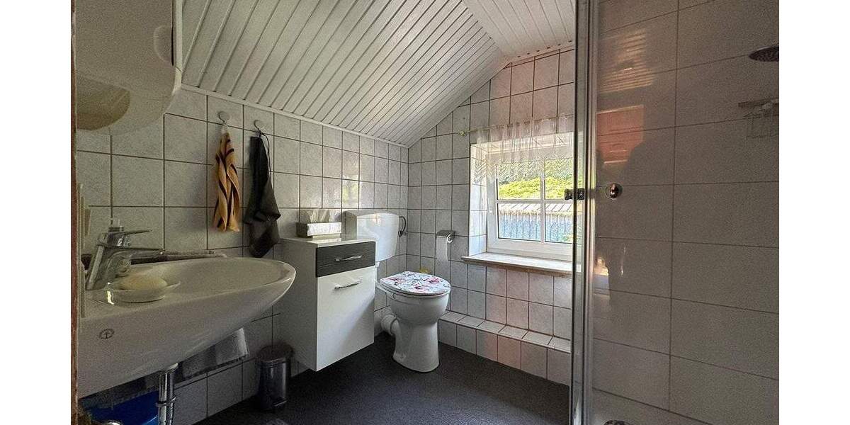 Einfamilienhaus Uelsby - 8 Zimmer, 168 m&sup2;, 212.000&euro; | Angebot:25745855