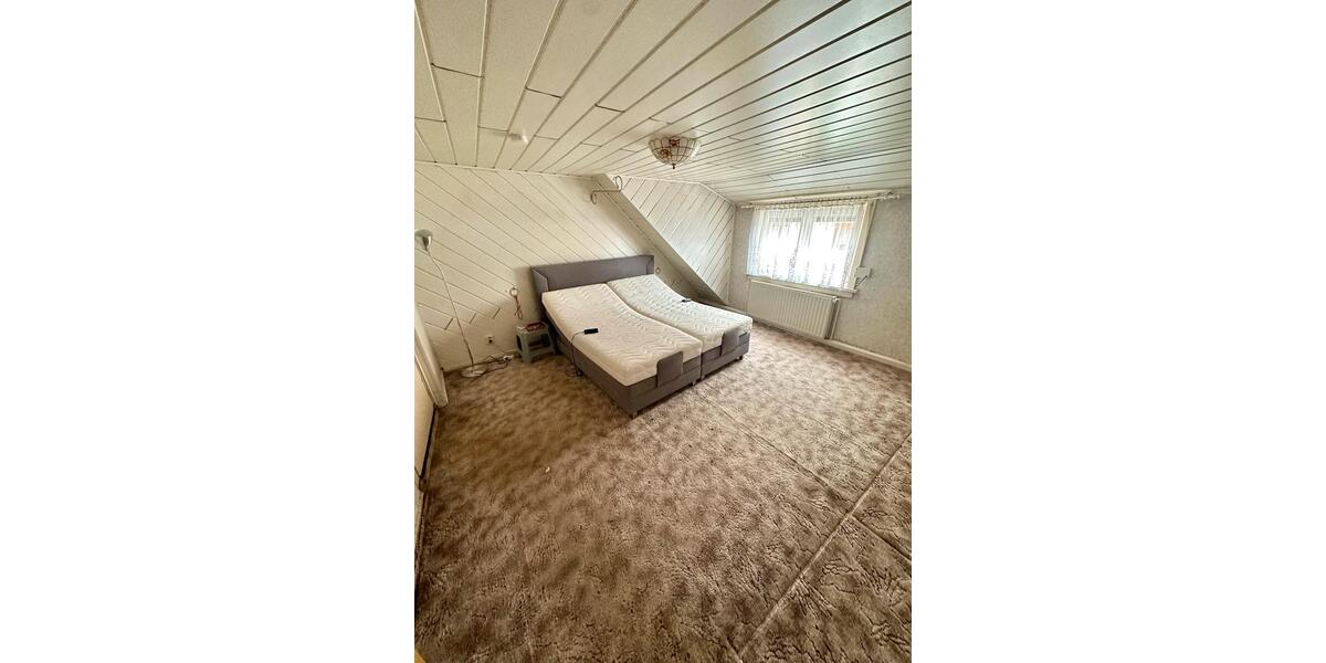 Provisionsfrei - Großzügiges Familen-Mehrgenerationenhaus 284qm 12.5 zimmer