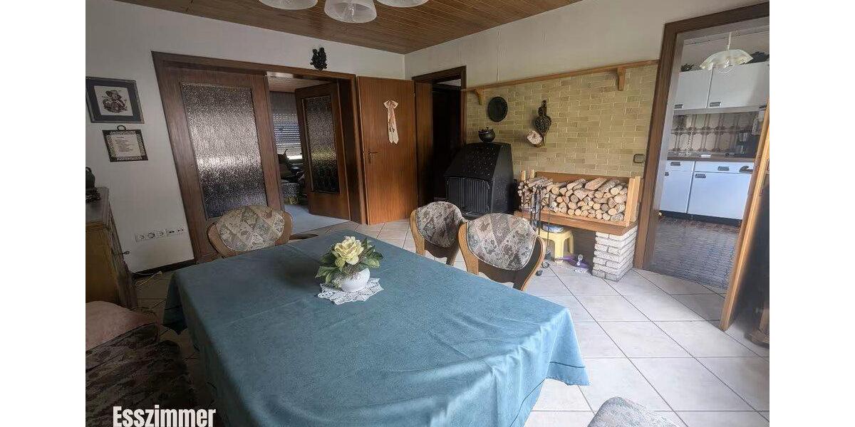 Etagenwohnung Netphen - 8 Zimmer, 180 m&sup2;, 240.000&euro; | Angebot:27024028