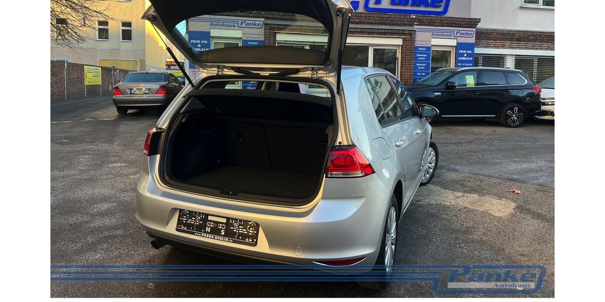 VW Golf VII BMT*Navi*Tempo*SHZ*Tel.*Touch* 120.529 km 9.990 &euro; Berlin 13187