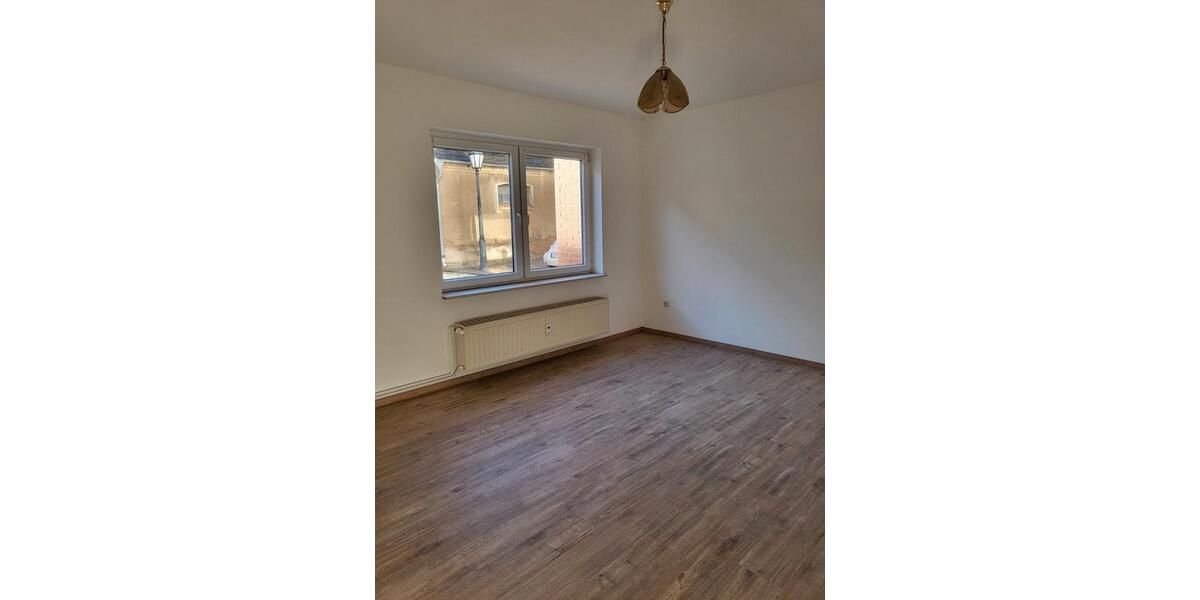 Erdgeschoßwohnung Jarmen - 2 Zimmer, 66 m&sup2;, 405&euro; | Angebot:26070415